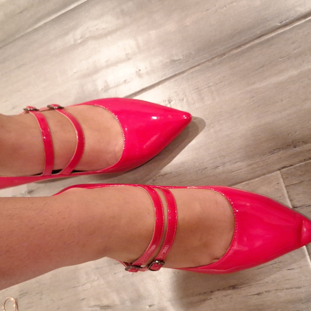 Elegant Red Patent Leather Women's Shoes - Picture 8 of 9